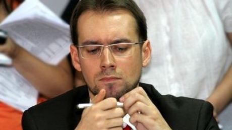 Modificarea Constituției: imposibilitatea liberalilor de a se rupe de discursul de campanie