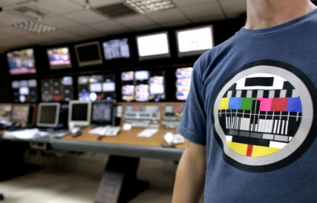 Grecii redeschid televizoarele pe ERT